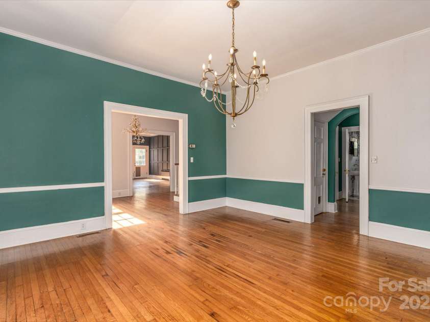 300 Morgan Street, Marion, NC 28752.  MLS# CAR4306863, YatesRealty ID 563. 