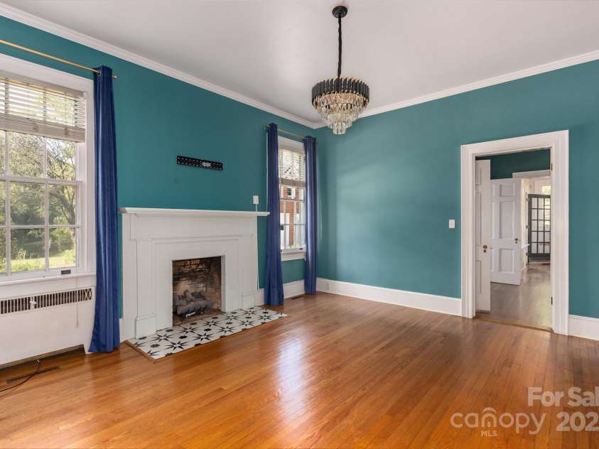 300 Morgan Street, Marion, NC 28752.  MLS# CAR4306863, YatesRealty ID 563. 