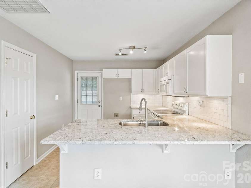 2139 Pavillion Court, Rock Hill, SC 29732.  MLS# CAR4354127, YatesRealty ID 5630. 