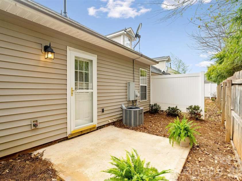 2139 Pavillion Court, Rock Hill, SC 29732.  MLS# CAR4354127, YatesRealty ID 5630. 