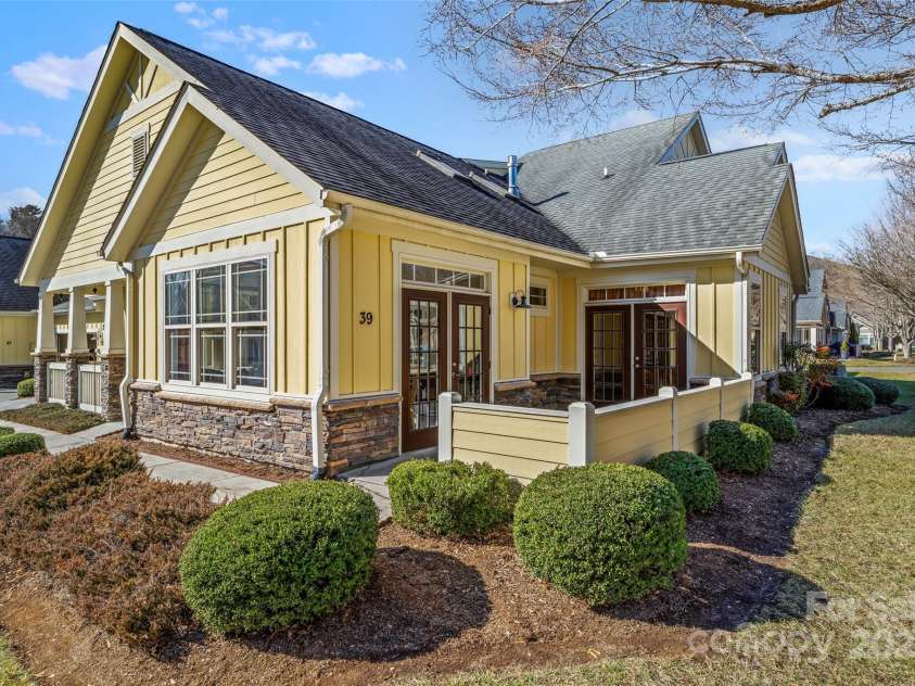 39 Westfield Way, Candler, NC 28715.  MLS# CAR4218073, YatesRealty ID 5630. 