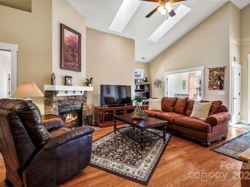 39 Westfield Way, Candler, NC 28715.  MLS# CAR4218073, YatesRealty ID 5630. 