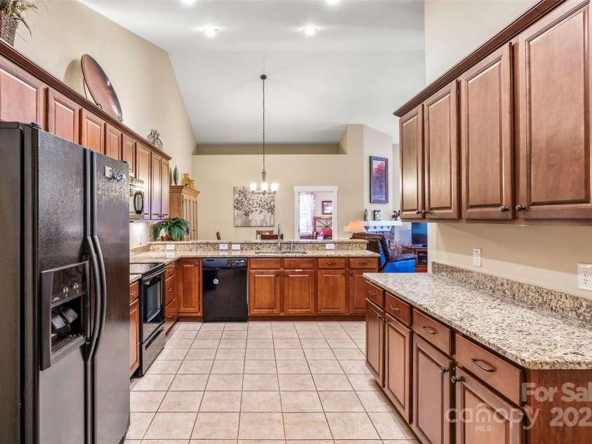 39 Westfield Way, Candler, NC 28715.  MLS# CAR4218073, YatesRealty ID 5630. 