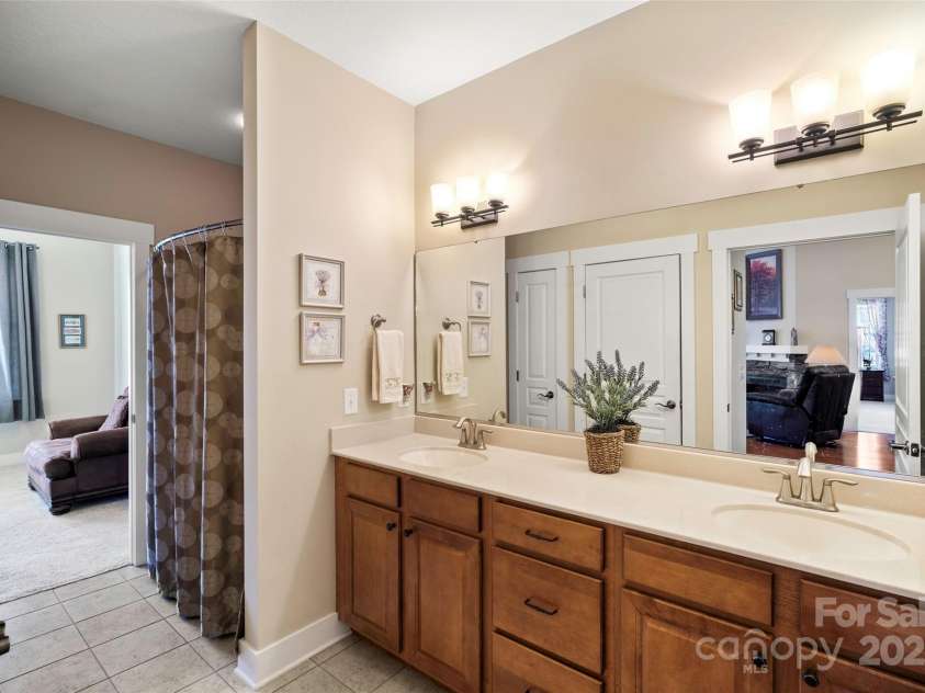 39 Westfield Way, Candler, NC 28715.  MLS# CAR4218073, YatesRealty ID 5630. 