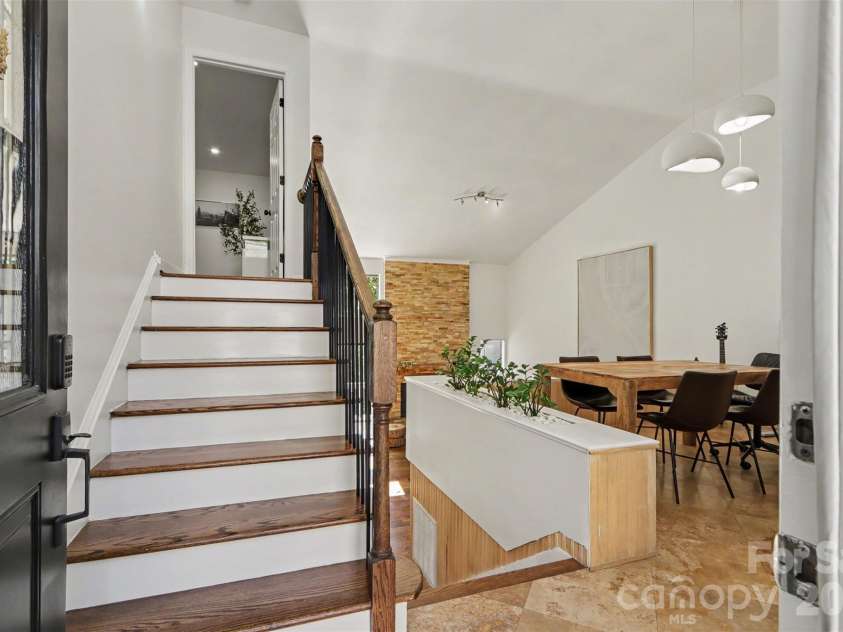 9006 St Croix Lane, Charlotte, NC 28277.  MLS# CAR4433783, YatesRealty ID 56301. 