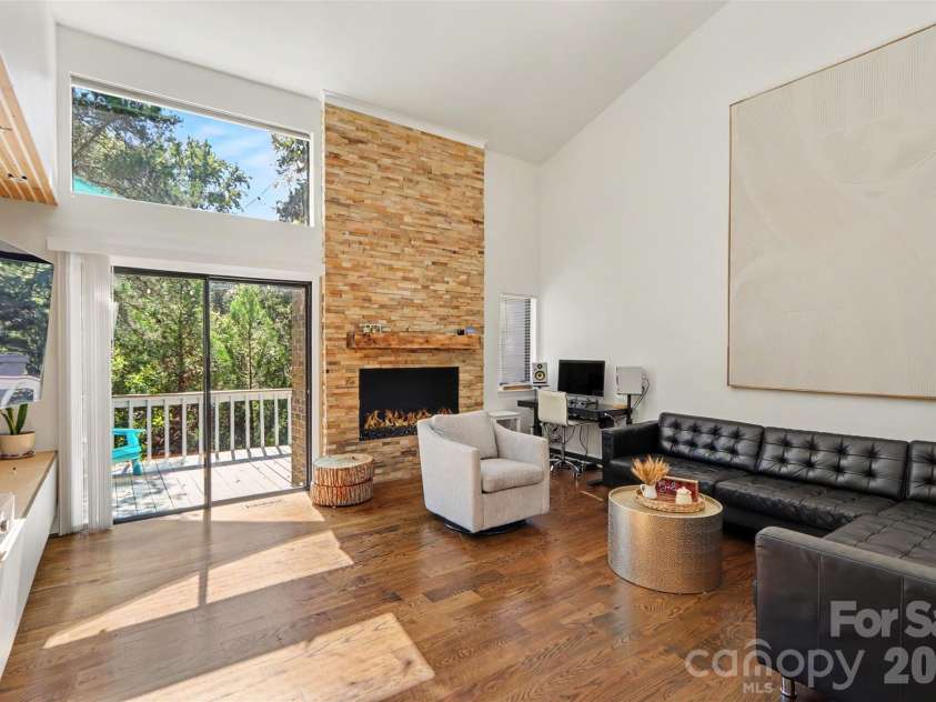 9006 St Croix Lane, Charlotte, NC 28277.  MLS# CAR4433783, YatesRealty ID 56301. 