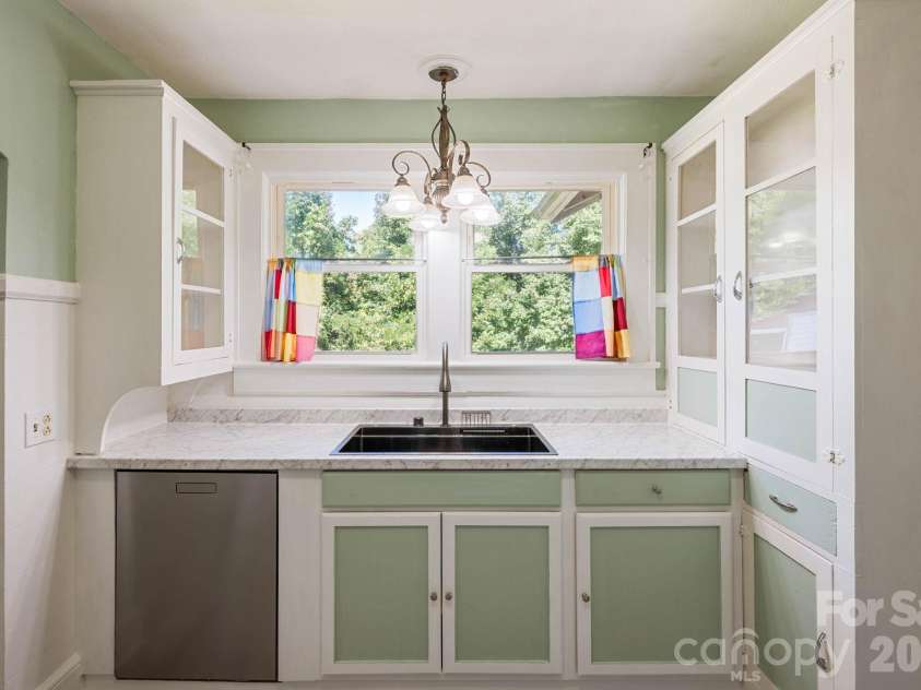2401 NC 181 Highway, Morganton, NC 28655.  MLS# CAR4433694, YatesRealty ID 56304. 