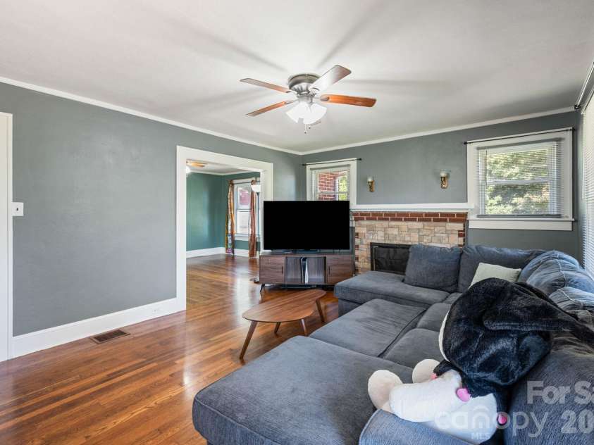 2401 NC 181 Highway, Morganton, NC 28655.  MLS# CAR4433694, YatesRealty ID 56304. 