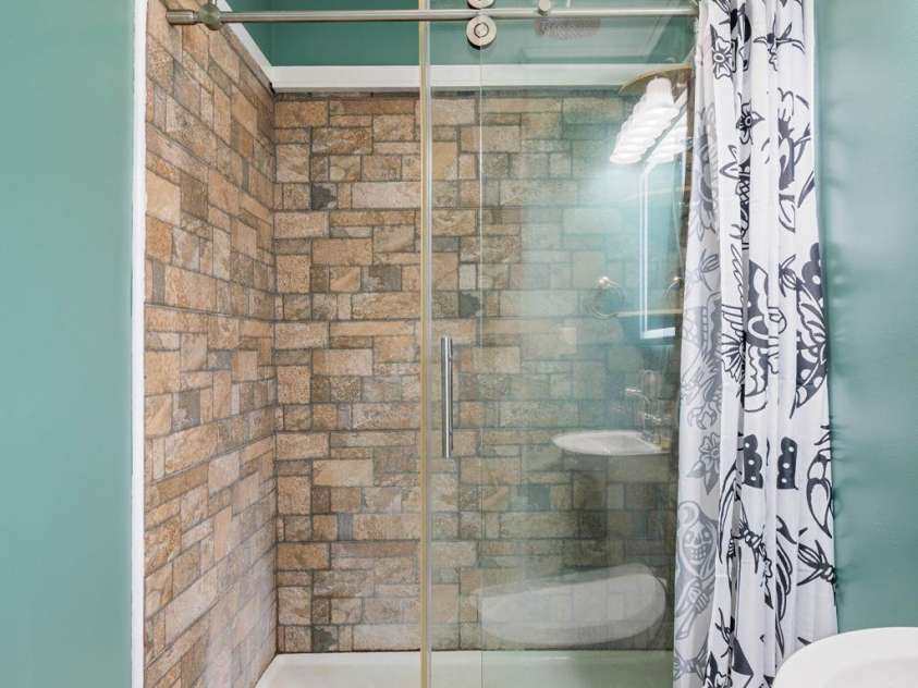 2401 NC 181 Highway, Morganton, NC 28655.  MLS# CAR4433694, YatesRealty ID 56304. 