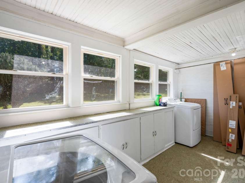 2401 NC 181 Highway, Morganton, NC 28655.  MLS# CAR4433694, YatesRealty ID 56304. 