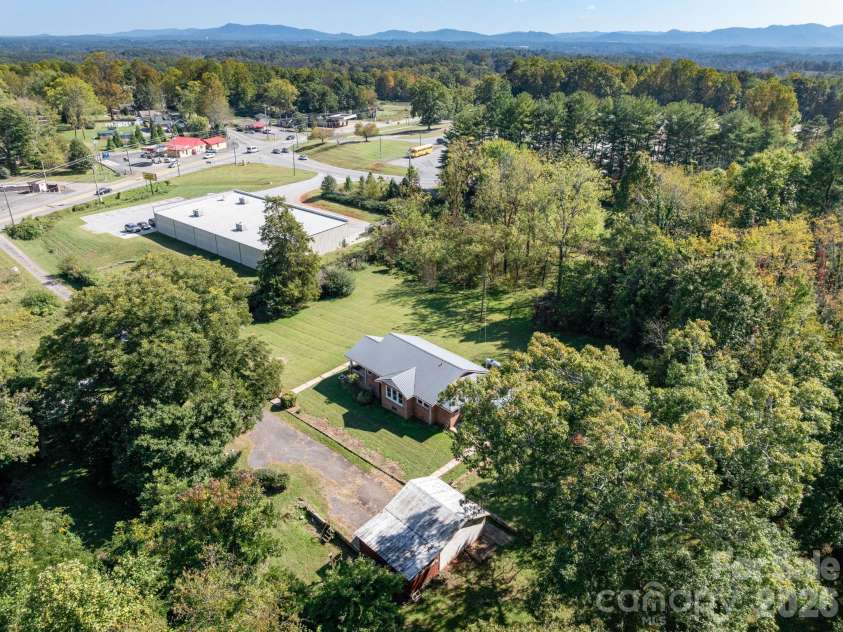 2401 NC 181 Highway, Morganton, NC 28655.  MLS# CAR4433694, YatesRealty ID 56304. 