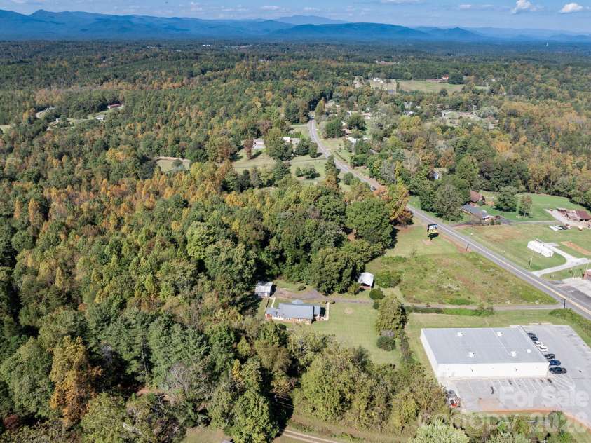 2401 NC 181 Highway, Morganton, NC 28655.  MLS# CAR4433694, YatesRealty ID 56304. 