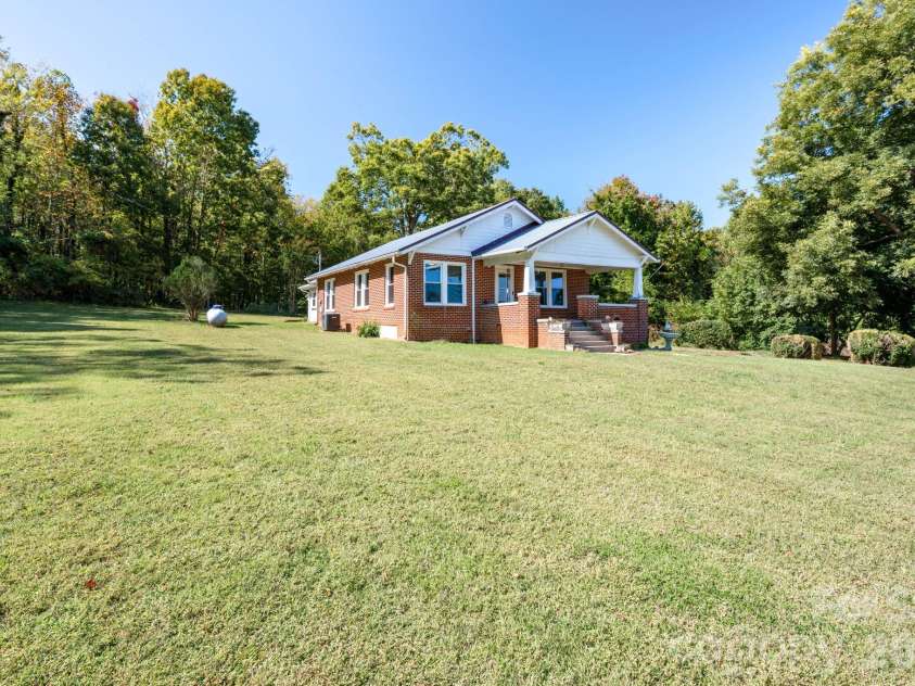 2401 NC 181 Highway, Morganton, NC 28655.  MLS# CAR4433694, YatesRealty ID 56304. 