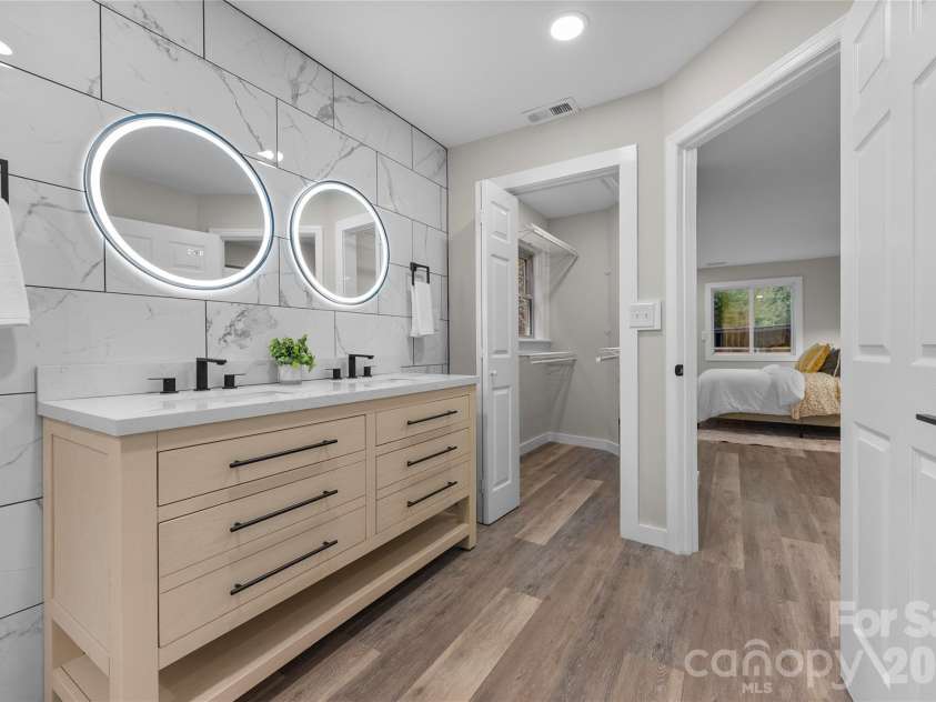 1277 Henson Cove Road, Canton, NC 28716.  MLS# CAR4432608, YatesRealty ID 56306. Ensuite