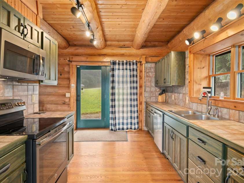 352 Arbra Mountain Way, Bostic, NC 28018.  MLS# CAR4299773, YatesRealty ID 5631. 