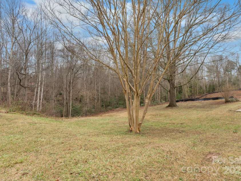 925 37th Street, Hickory, NC 28602.  MLS# CAR4213731, YatesRealty ID 5631. 