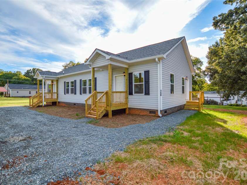 104 Carolyn Road, Salisbury, NC 28147.  MLS# CAR4431828, YatesRealty ID 56312. 
