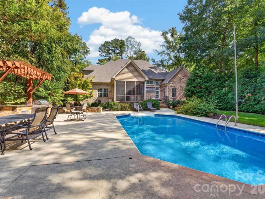 1475 Floral Road, Rock Hill, SC 29732.  MLS# CAR4430098, YatesRealty ID 56315. 