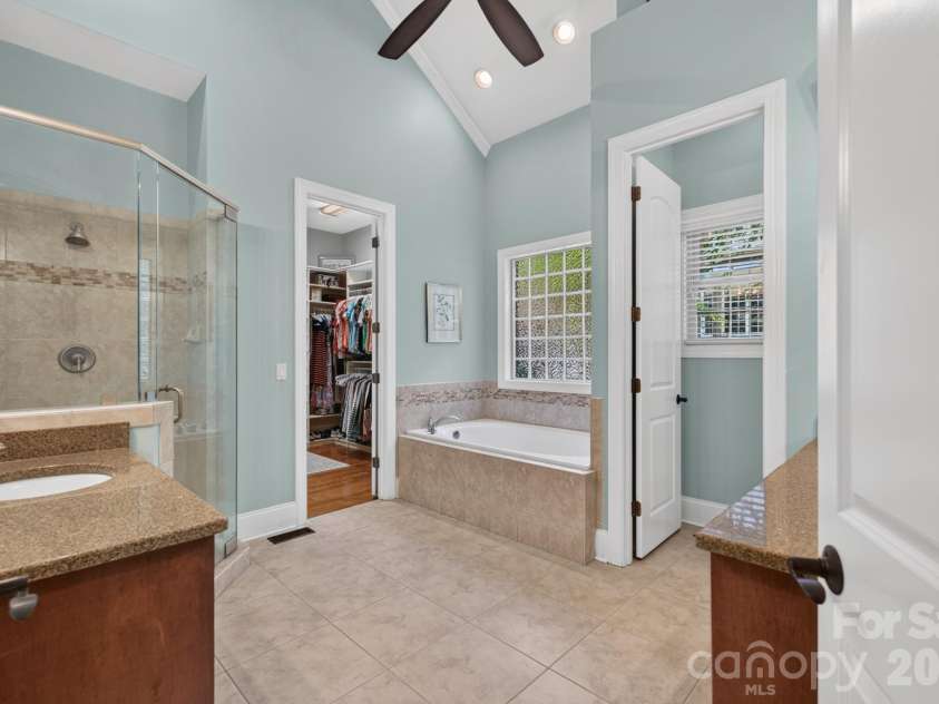 1475 Floral Road, Rock Hill, SC 29732.  MLS# CAR4430098, YatesRealty ID 56315. Primary Bath