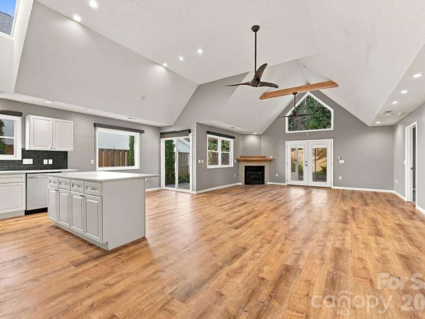 29 Beekeeper Trail, Swannanoa, NC 28778.  MLS# CAR4430763, YatesRealty ID 56319. 