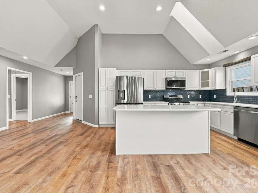 29 Beekeeper Trail, Swannanoa, NC 28778.  MLS# CAR4430763, YatesRealty ID 56319. 