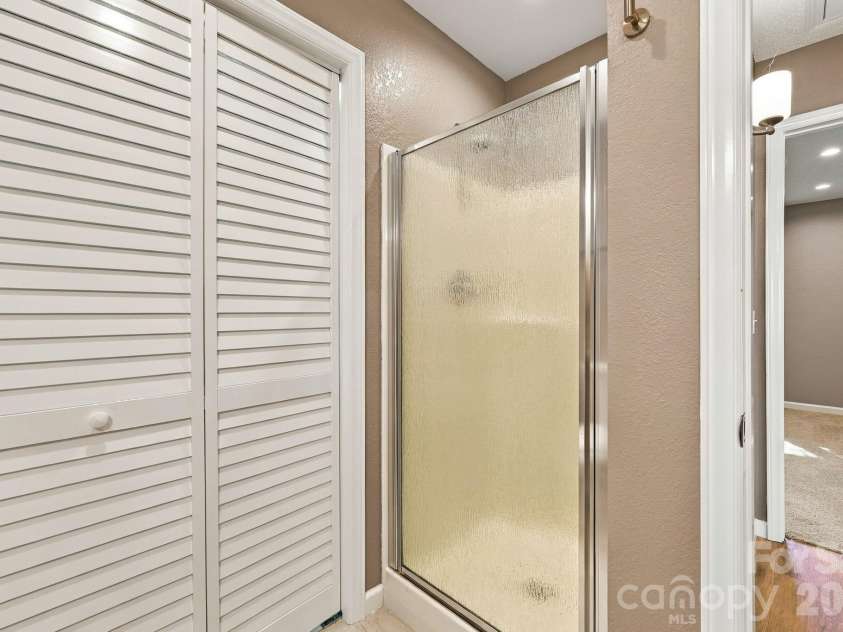 29 Beekeeper Trail, Swannanoa, NC 28778.  MLS# CAR4430763, YatesRealty ID 56319. 