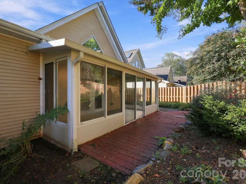 29 Beekeeper Trail, Swannanoa, NC 28778.  MLS# CAR4430763, YatesRealty ID 56319. Backyard