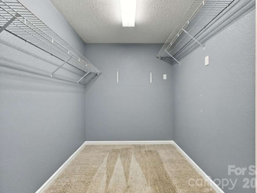 29 Beekeeper Trail, Swannanoa, NC 28778.  MLS# CAR4430763, YatesRealty ID 56319. Large Walk-In Closet