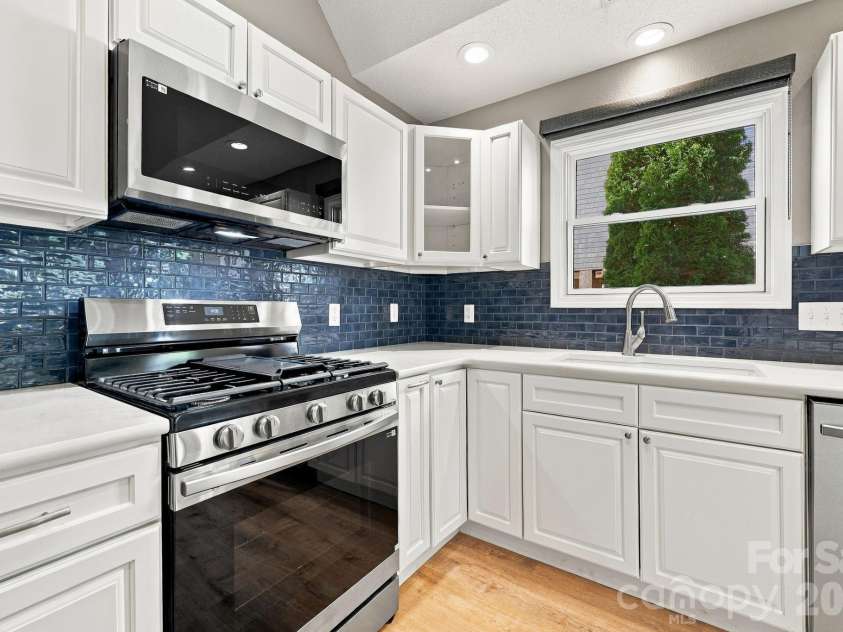 29 Beekeeper Trail, Swannanoa, NC 28778.  MLS# CAR4430763, YatesRealty ID 56319. This Kitchen Is Must-See!