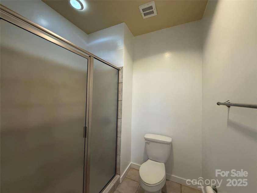 9 Kenilworth Knoll, Asheville, NC 28805.  MLS# CAR4274401, YatesRealty ID 5632. 