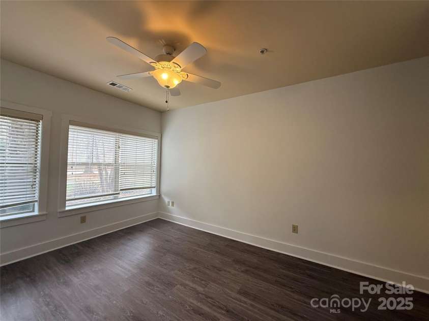 9 Kenilworth Knoll, Asheville, NC 28805.  MLS# CAR4274401, YatesRealty ID 5632. 