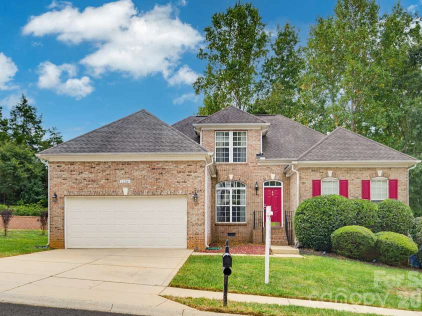 13330 Edgetree Drive, Pineville, NC 28134.  MLS# CAR4427146, YatesRealty ID 56320. 