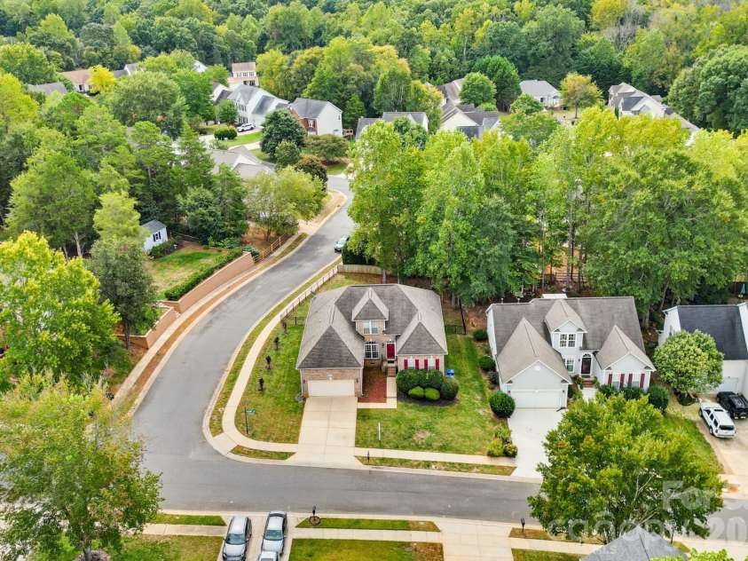 13330 Edgetree Drive, Pineville, NC 28134.  MLS# CAR4427146, YatesRealty ID 56320. 