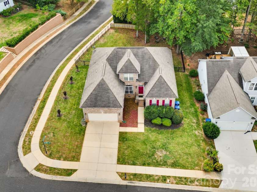 13330 Edgetree Drive, Pineville, NC 28134.  MLS# CAR4427146, YatesRealty ID 56320. 