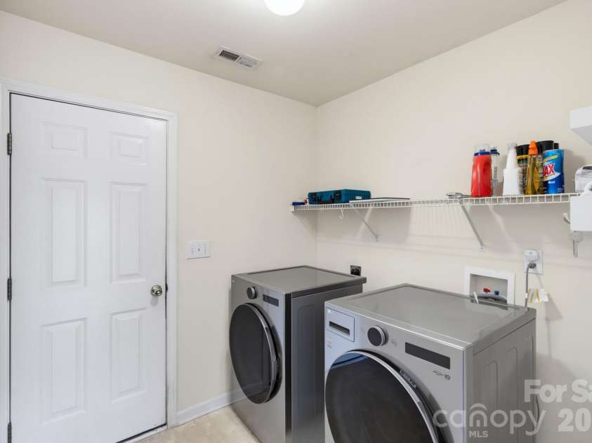 13330 Edgetree Drive, Pineville, NC 28134.  MLS# CAR4427146, YatesRealty ID 56320. 