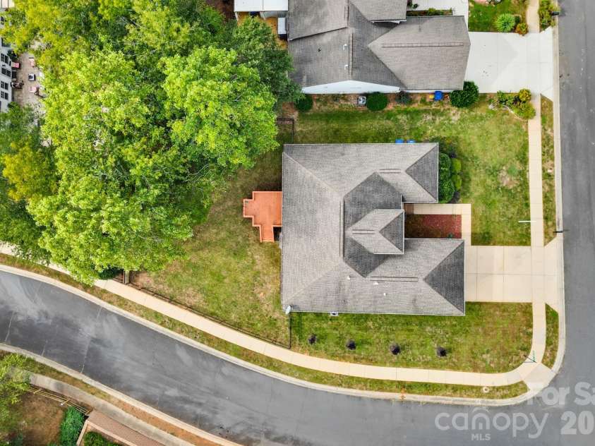 13330 Edgetree Drive, Pineville, NC 28134.  MLS# CAR4427146, YatesRealty ID 56320. 