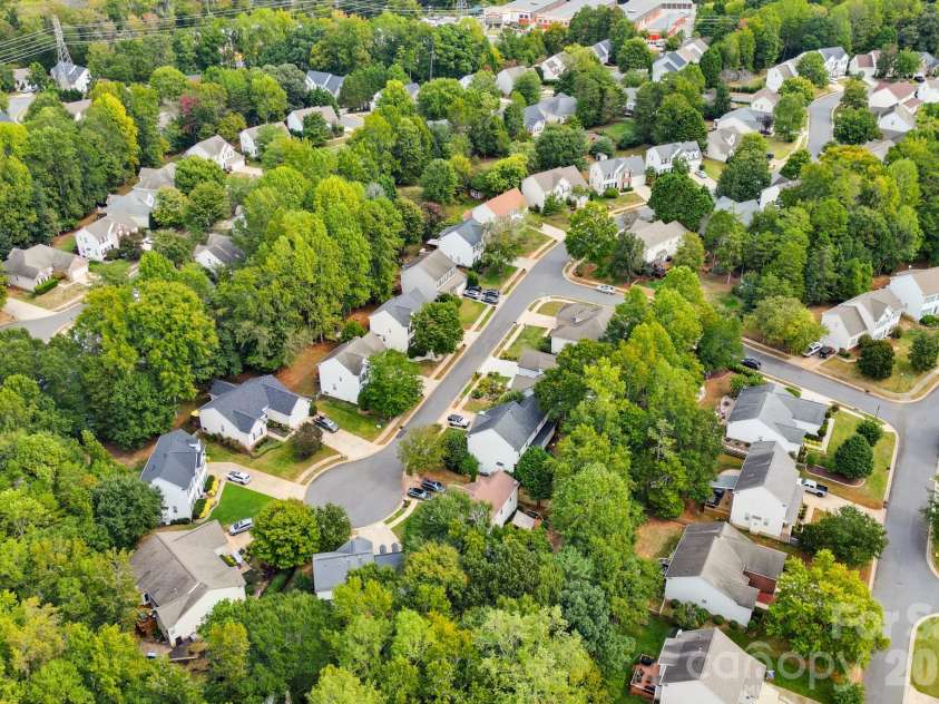 13330 Edgetree Drive, Pineville, NC 28134.  MLS# CAR4427146, YatesRealty ID 56320. 