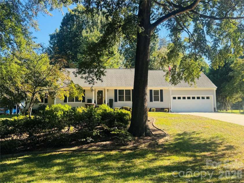 107 Tremont Drive, Salisbury, NC 28147.  MLS# CAR4432662, YatesRealty ID 56323. 