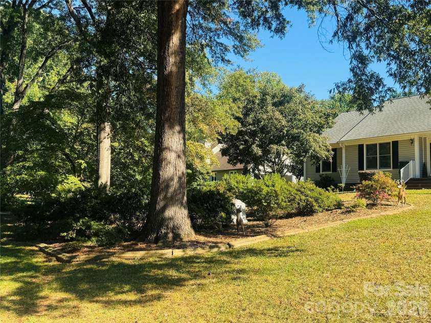 107 Tremont Drive, Salisbury, NC 28147.  MLS# CAR4432662, YatesRealty ID 56323. 