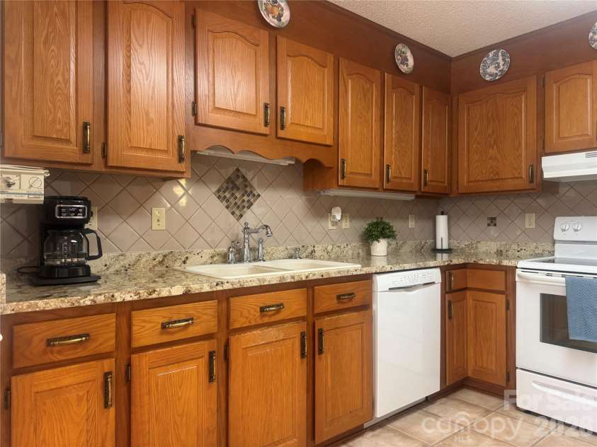 107 Tremont Drive, Salisbury, NC 28147.  MLS# CAR4432662, YatesRealty ID 56323. 