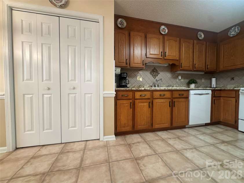 107 Tremont Drive, Salisbury, NC 28147.  MLS# CAR4432662, YatesRealty ID 56323. 