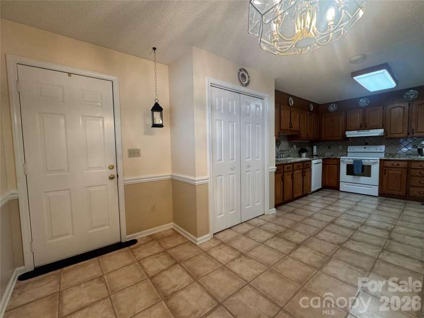 107 Tremont Drive, Salisbury, NC 28147.  MLS# CAR4432662, YatesRealty ID 56323. 