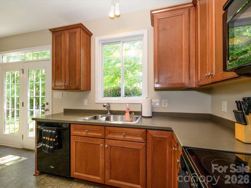 9833 Coatbridge Drive, Charlotte, NC 28269.  MLS# CAR4434113, YatesRealty ID 56325. 
