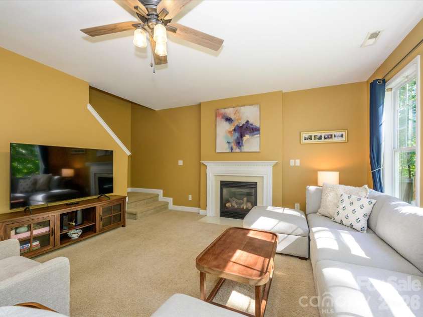 9833 Coatbridge Drive, Charlotte, NC 28269.  MLS# CAR4434113, YatesRealty ID 56325. 