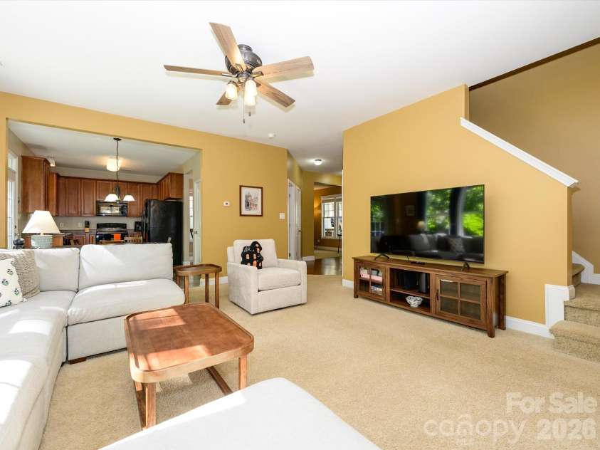 9833 Coatbridge Drive, Charlotte, NC 28269.  MLS# CAR4434113, YatesRealty ID 56325. 
