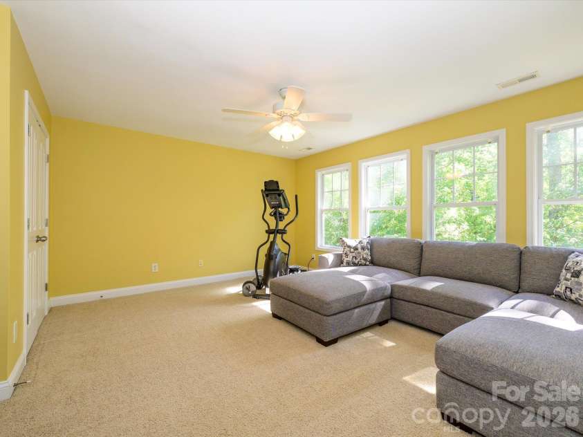 9833 Coatbridge Drive, Charlotte, NC 28269.  MLS# CAR4434113, YatesRealty ID 56325. 