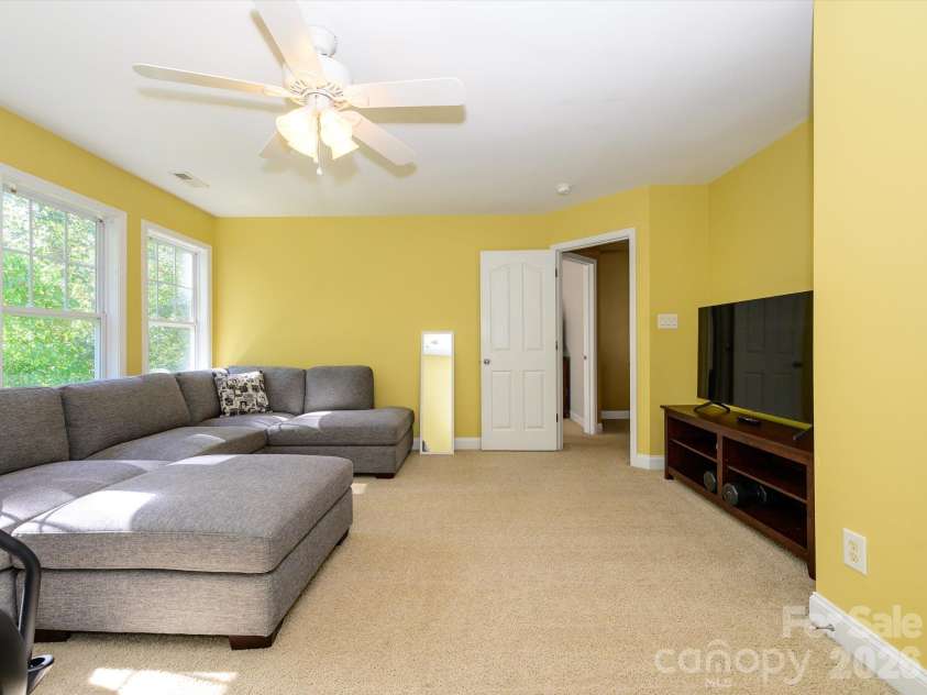 9833 Coatbridge Drive, Charlotte, NC 28269.  MLS# CAR4434113, YatesRealty ID 56325. 