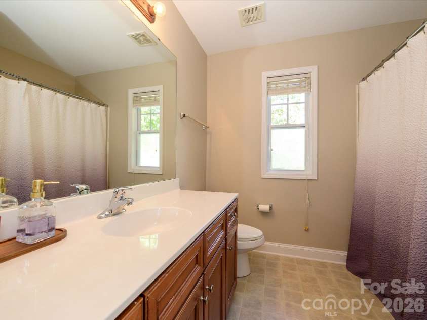 9833 Coatbridge Drive, Charlotte, NC 28269.  MLS# CAR4434113, YatesRealty ID 56325. 