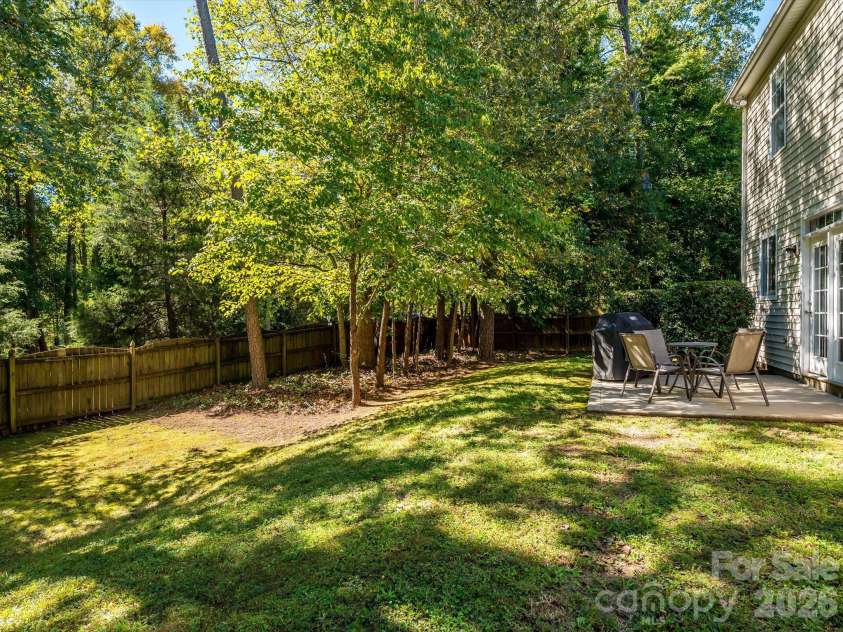 9833 Coatbridge Drive, Charlotte, NC 28269.  MLS# CAR4434113, YatesRealty ID 56325. 