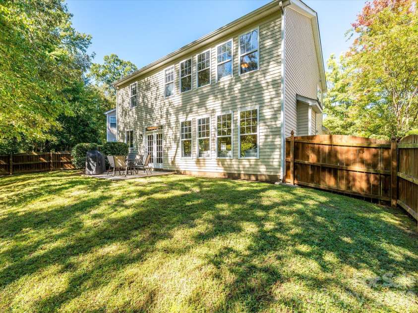 9833 Coatbridge Drive, Charlotte, NC 28269.  MLS# CAR4434113, YatesRealty ID 56325. 